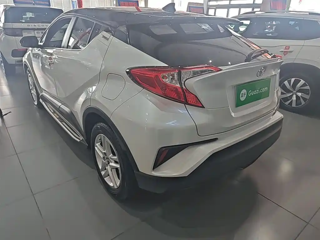 Toyota C-HR 2022 2.0L Leading Edition фото 5
