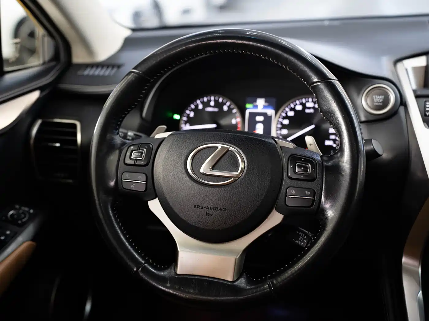 Lexus NX 2015 200t AWD F Sport фото 8