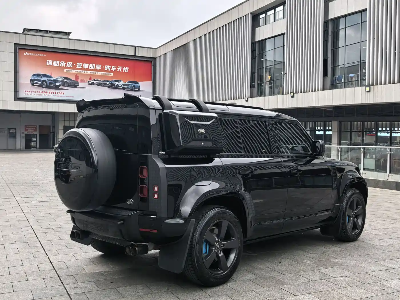 Land Rover Defender 2022 110 P400 X-DYNAMIC HSE фото 18
