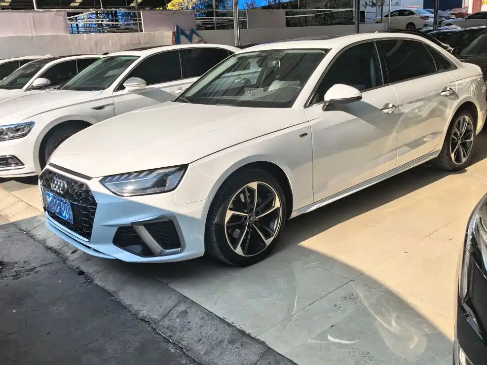 Audi A4L 2022 40 TFSI Luxury Elegance фото 2