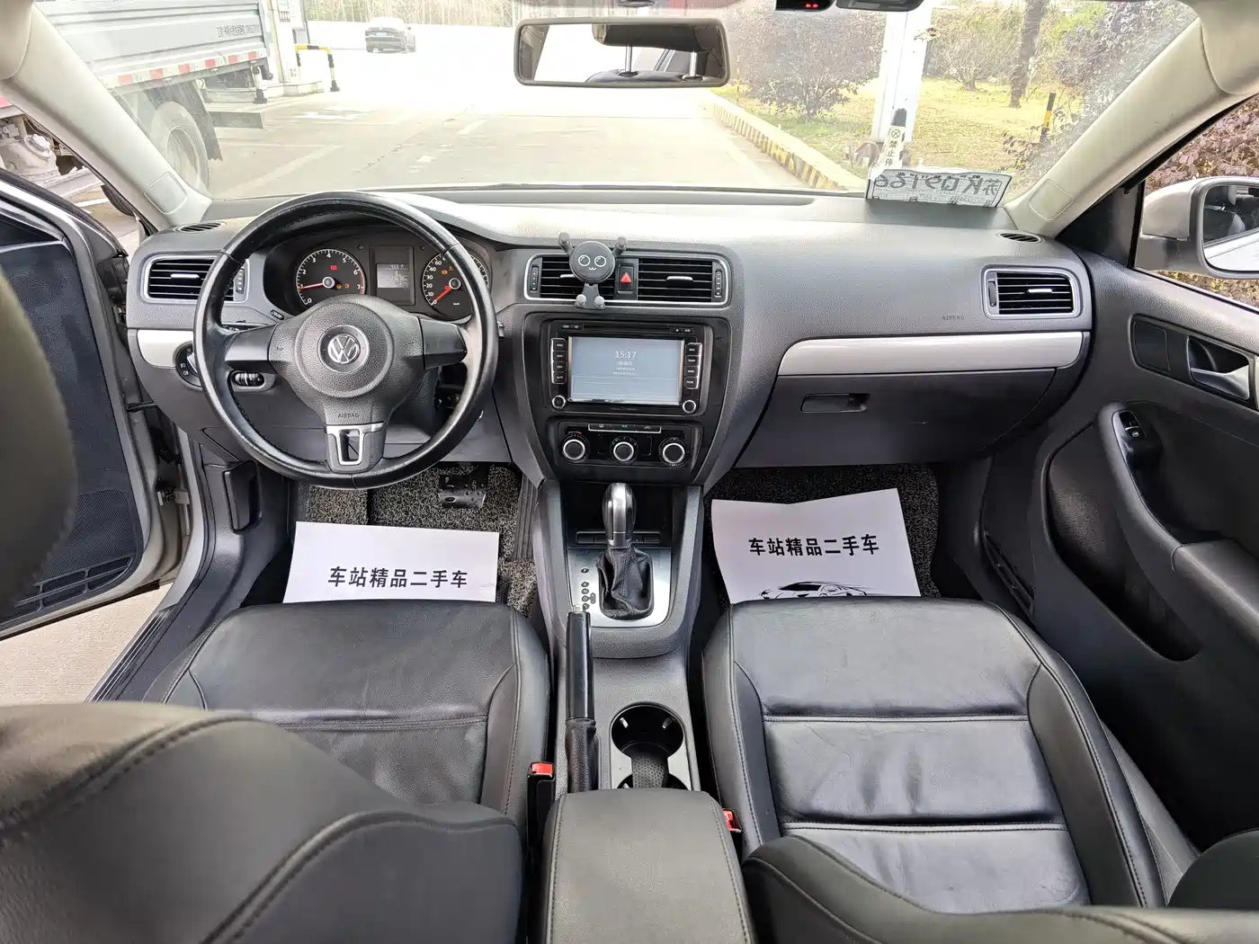Volkswagen Sagitar 2014 Facelift 1.6L Automatic Comfort фото 5
