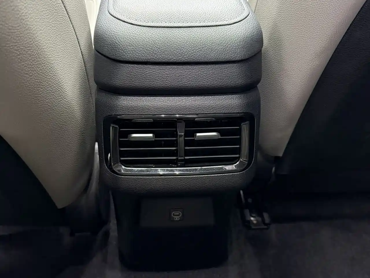 Kia K3 2023 1.5L CVT Premium Edition фото 12