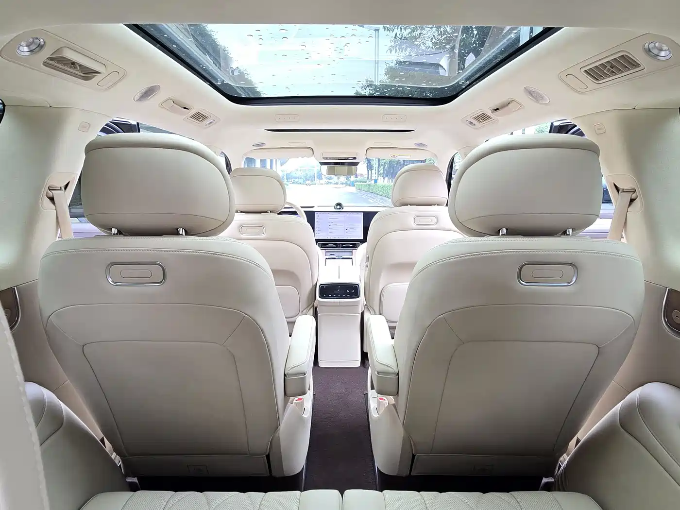 AITO Wenjie AITO M9 2024 Range Extender Max Edition 42kWh 6-seater фото 20