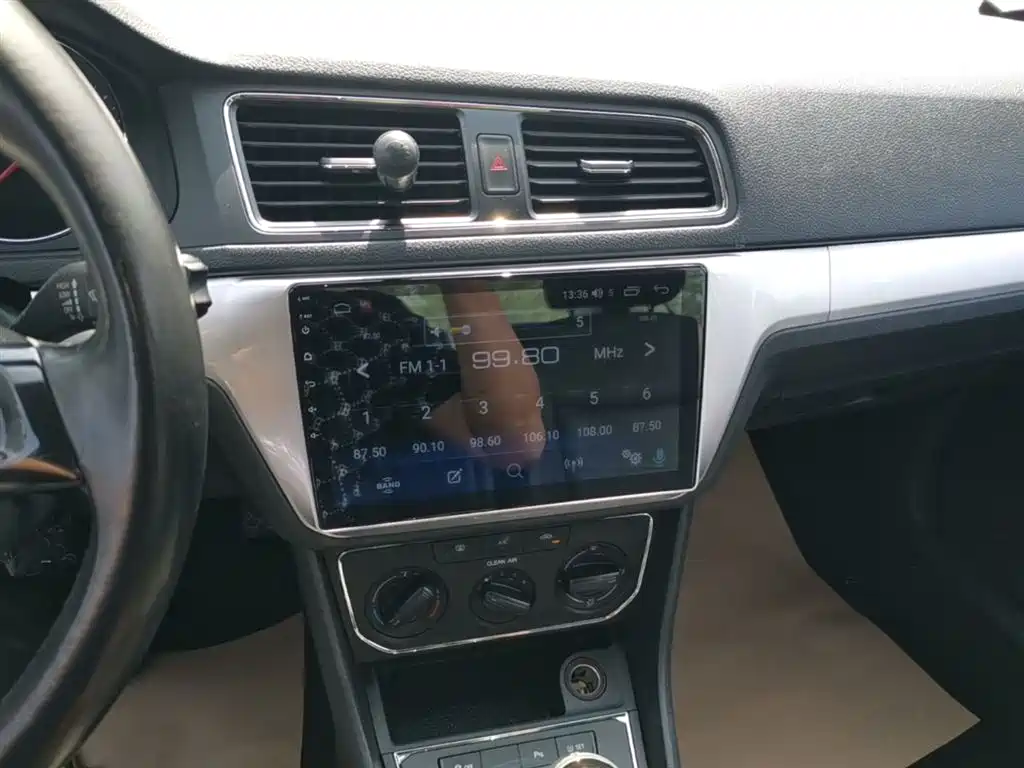 Volkswagen Lavida 2015 1.6L Manual Comfort Edition фото 13