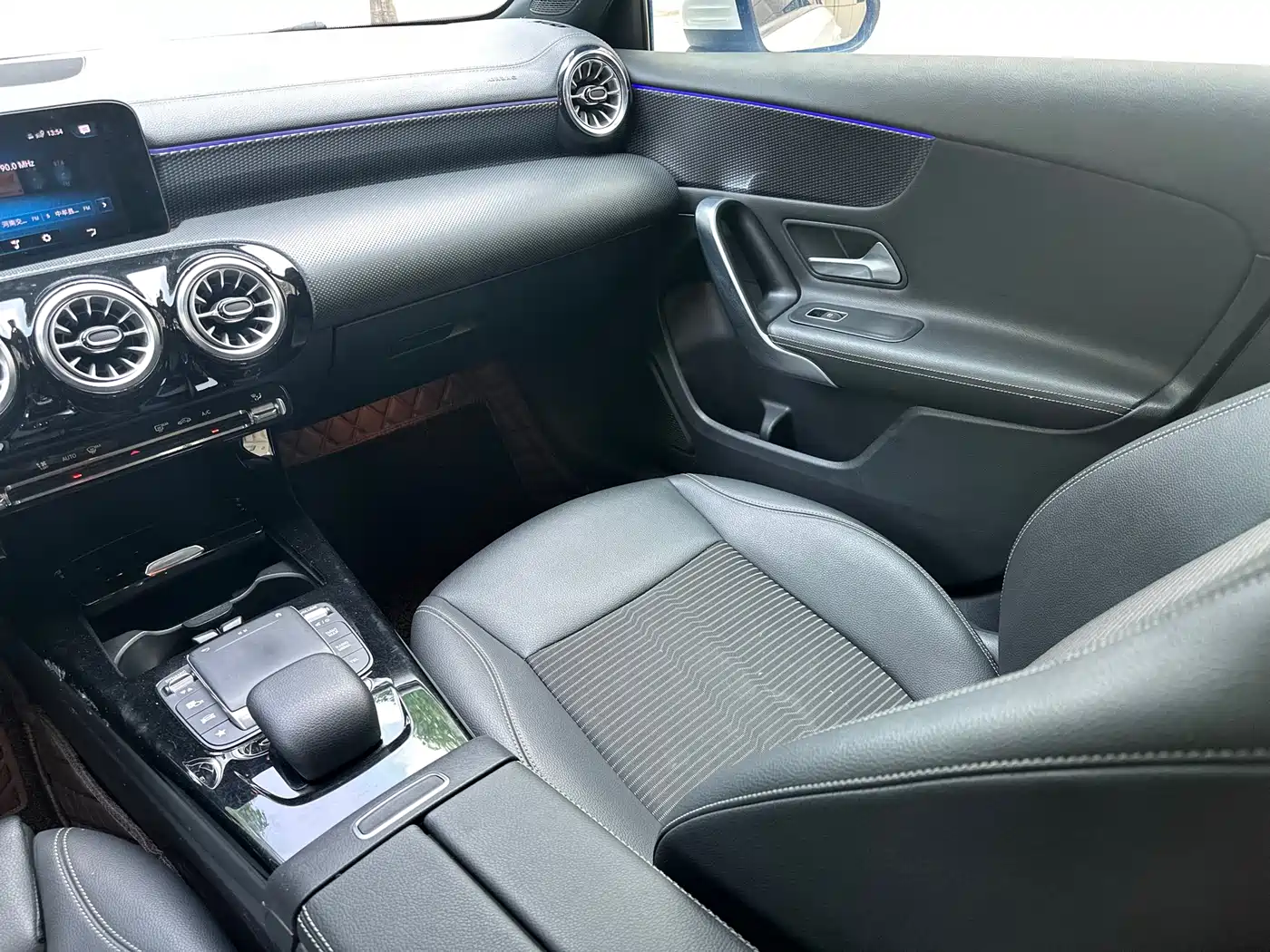 Mercedes-Benz A-Class (Import) 2022 A 200 Dynamic фото 4