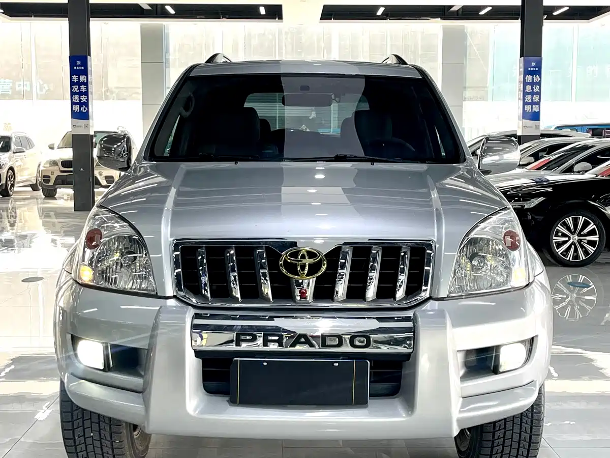 Toyota Prado 2006 4.0L Automatic VX NAVI Edition фото 2