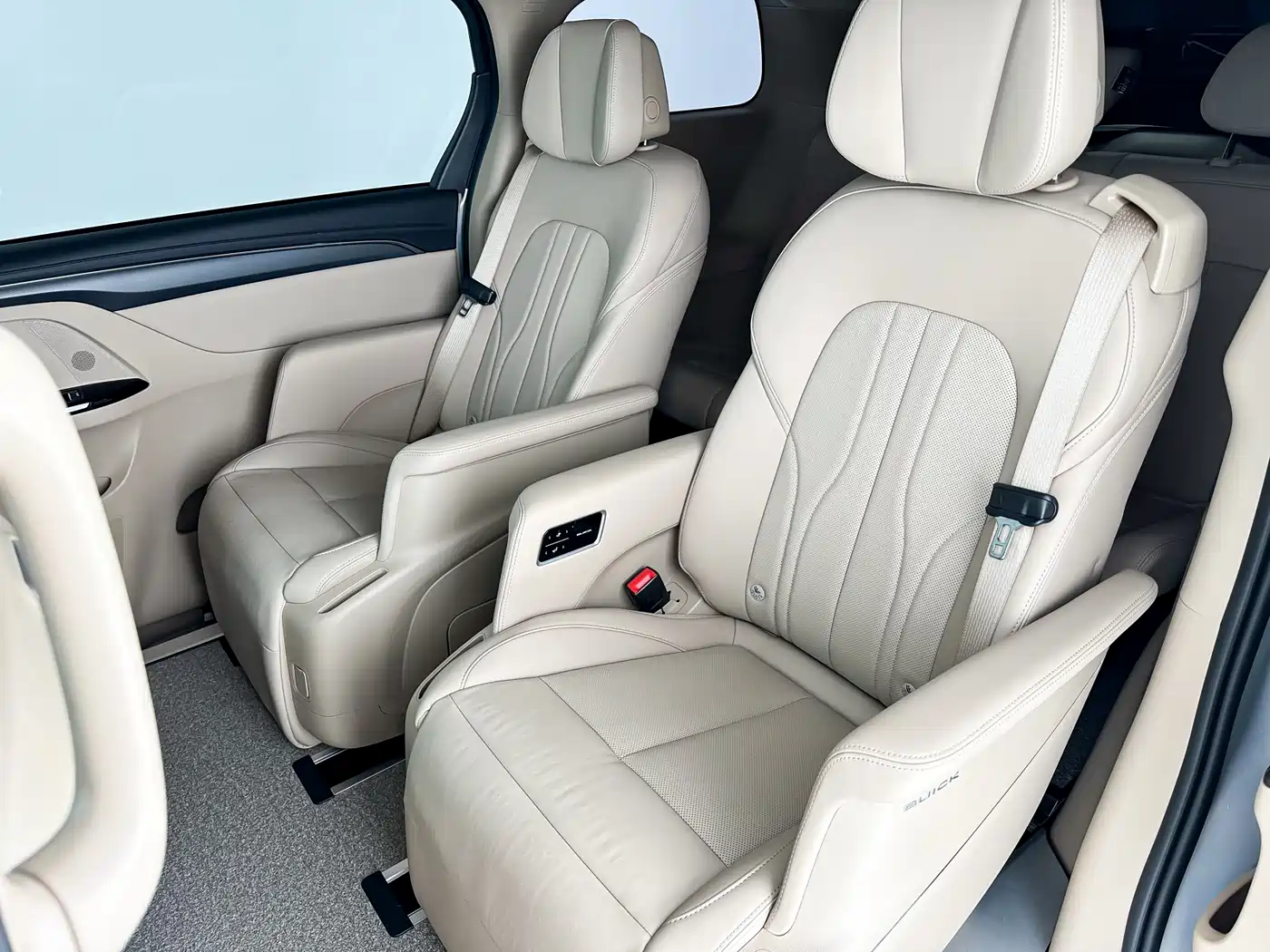 BUICK GL8 NEW ENERGY