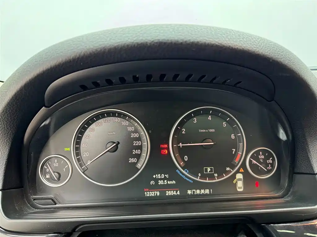 BMW 5 Series 2017 520Li Classic Edition фото 10