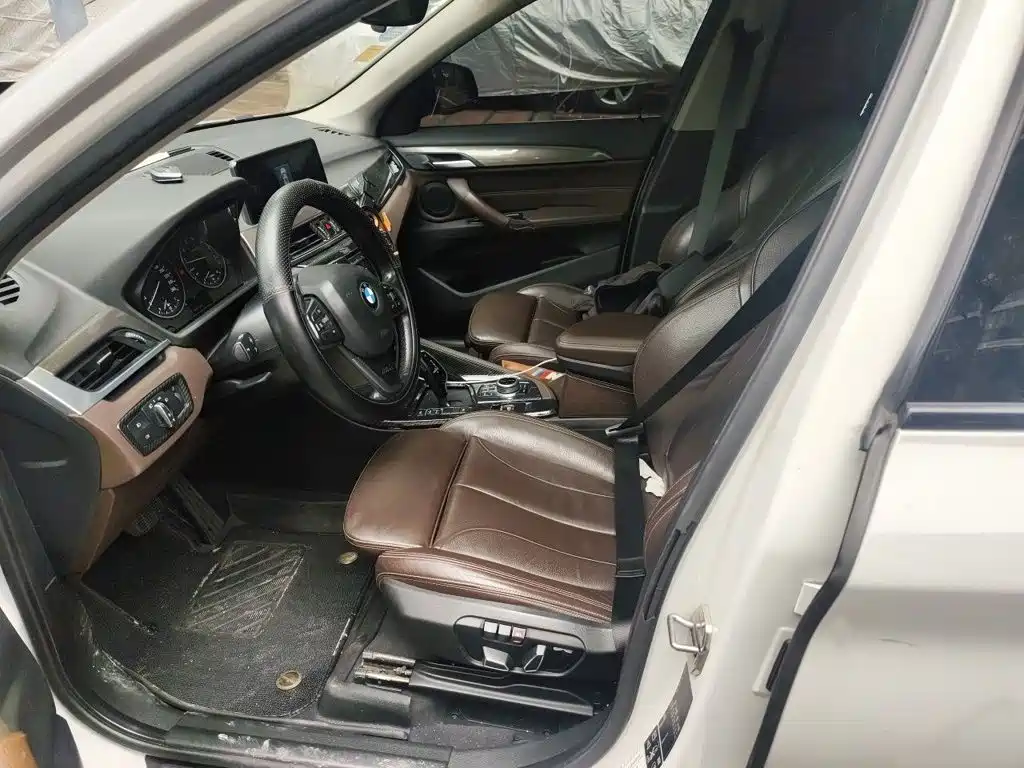 Фото 8 - BMW X1