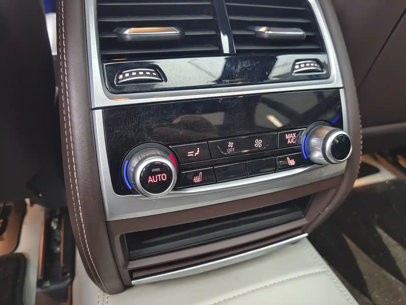 BMW 7 Series 2021 Model 730Li M Sport Package фото 12