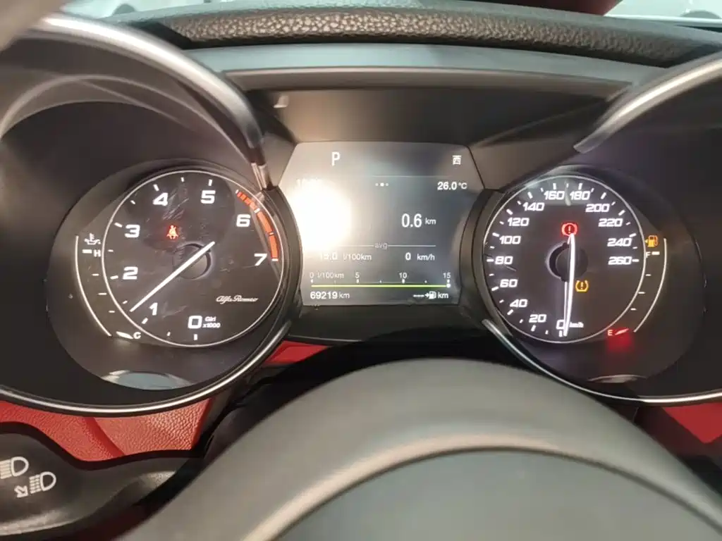 Alfa Romeo Giulia 2018 2017 2.0T 280HP Luxury Edition