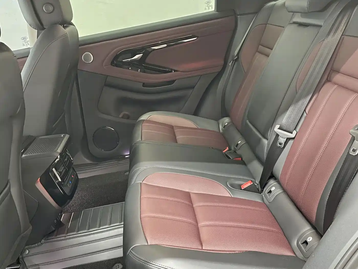 Land Rover Range Rover Evoque 2026 2024 Range Rover Evoque L 249PS Light Master Edition