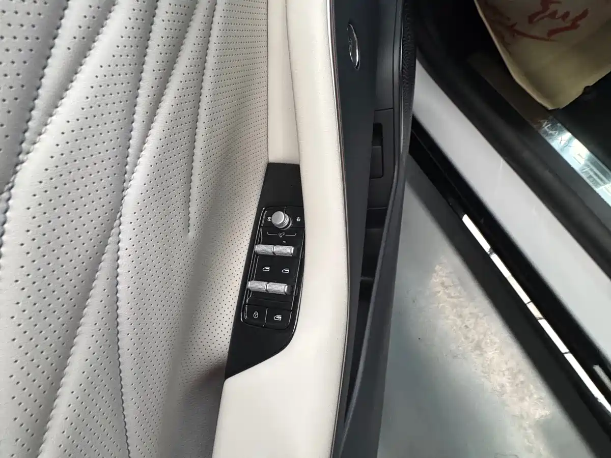 Geely Galaxy Galaxy E8 2024 665km RWD Starship Voyager Edition фото 11