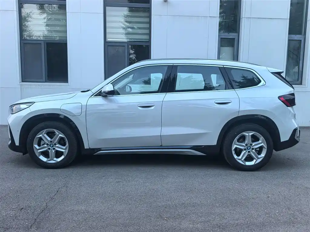 BMW iX1 2025 2025 eDrive25L X Design Package