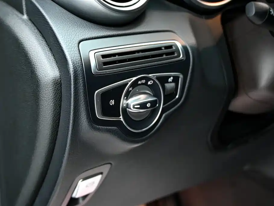 Mercedes-Benz GLC 2022 Model GLC 260 L 4MATIC Luxury Edition фото 25