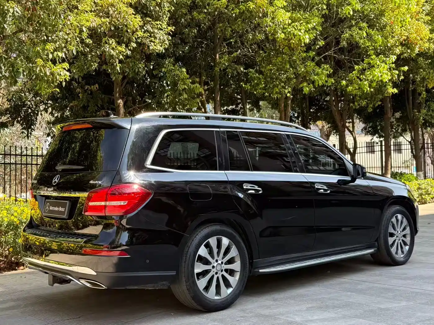 Mercedes-Benz GLS 2017 GLS 400 4MATIC Luxury фото 36