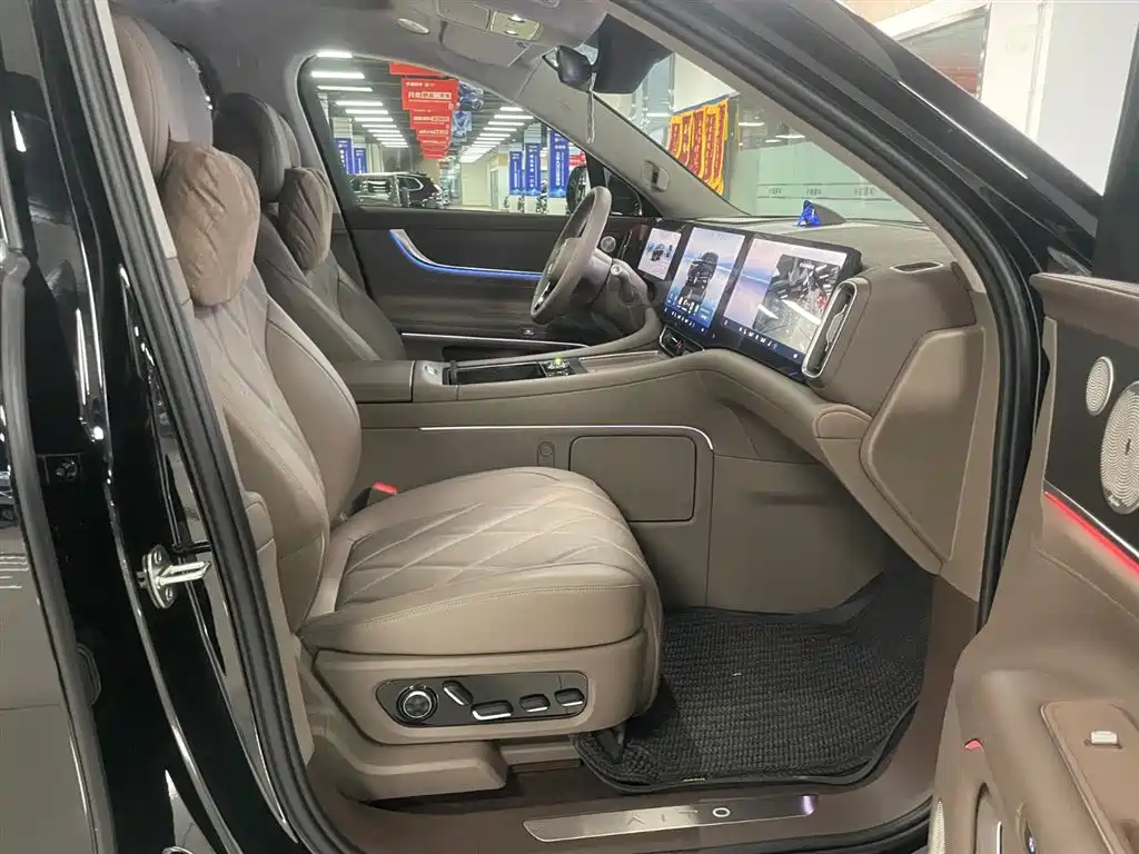 AITO Wenjie AITO M9 2026 2025 Extended Range Ultra 52kWh 6-Seater