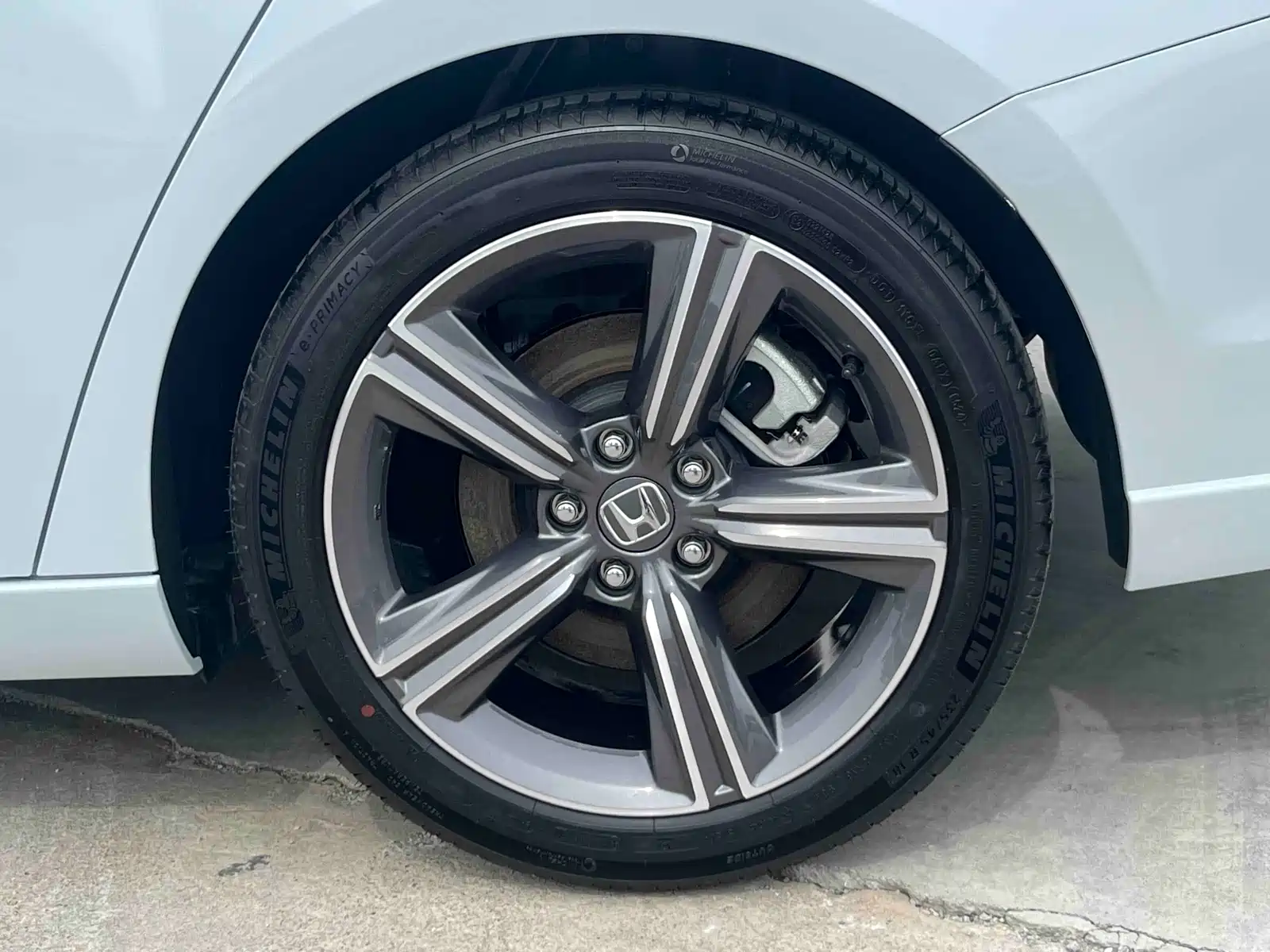 Фото 5 - Honda Inspire Hybrid