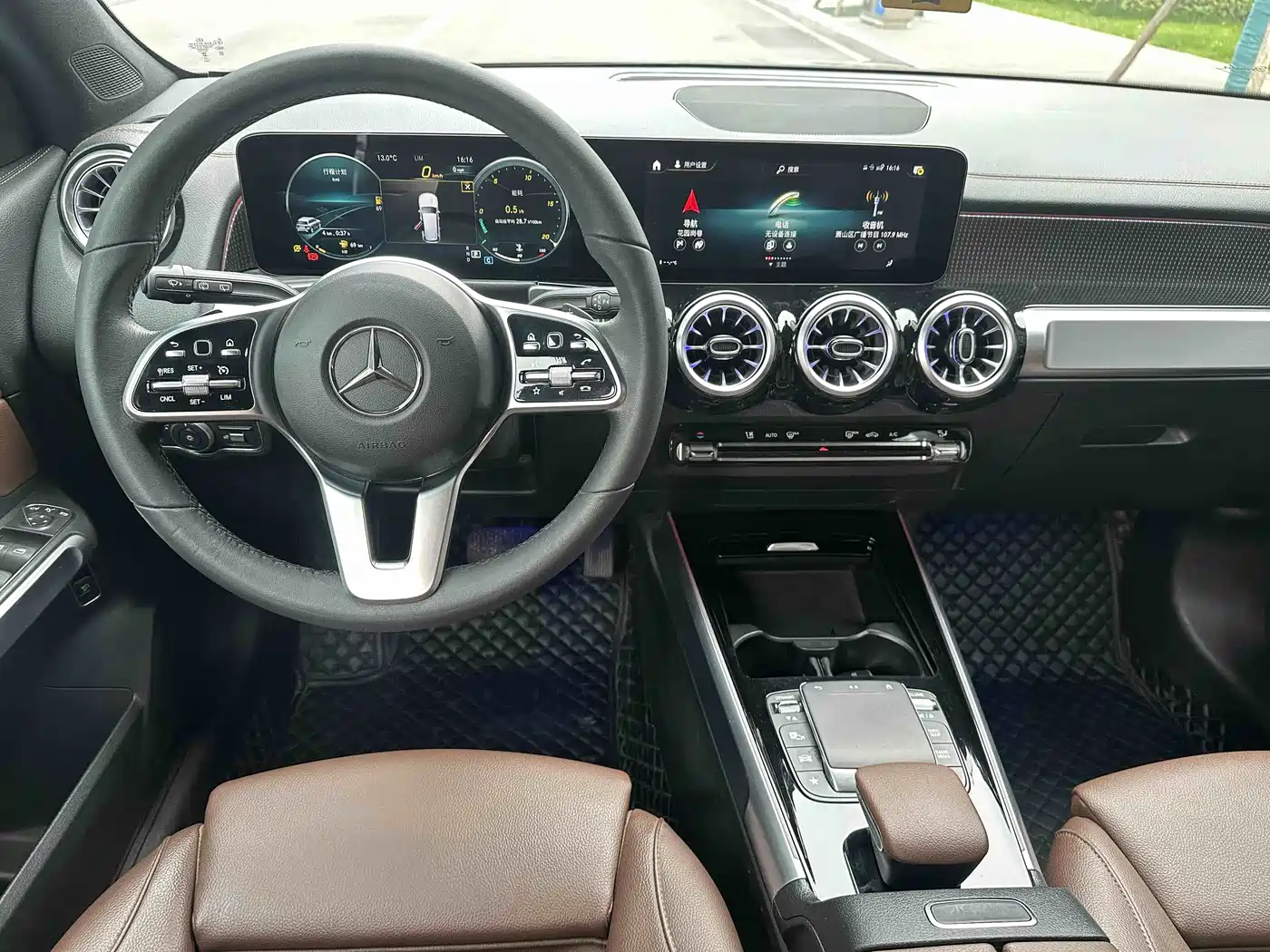 MERCEDES-BENZ GLB