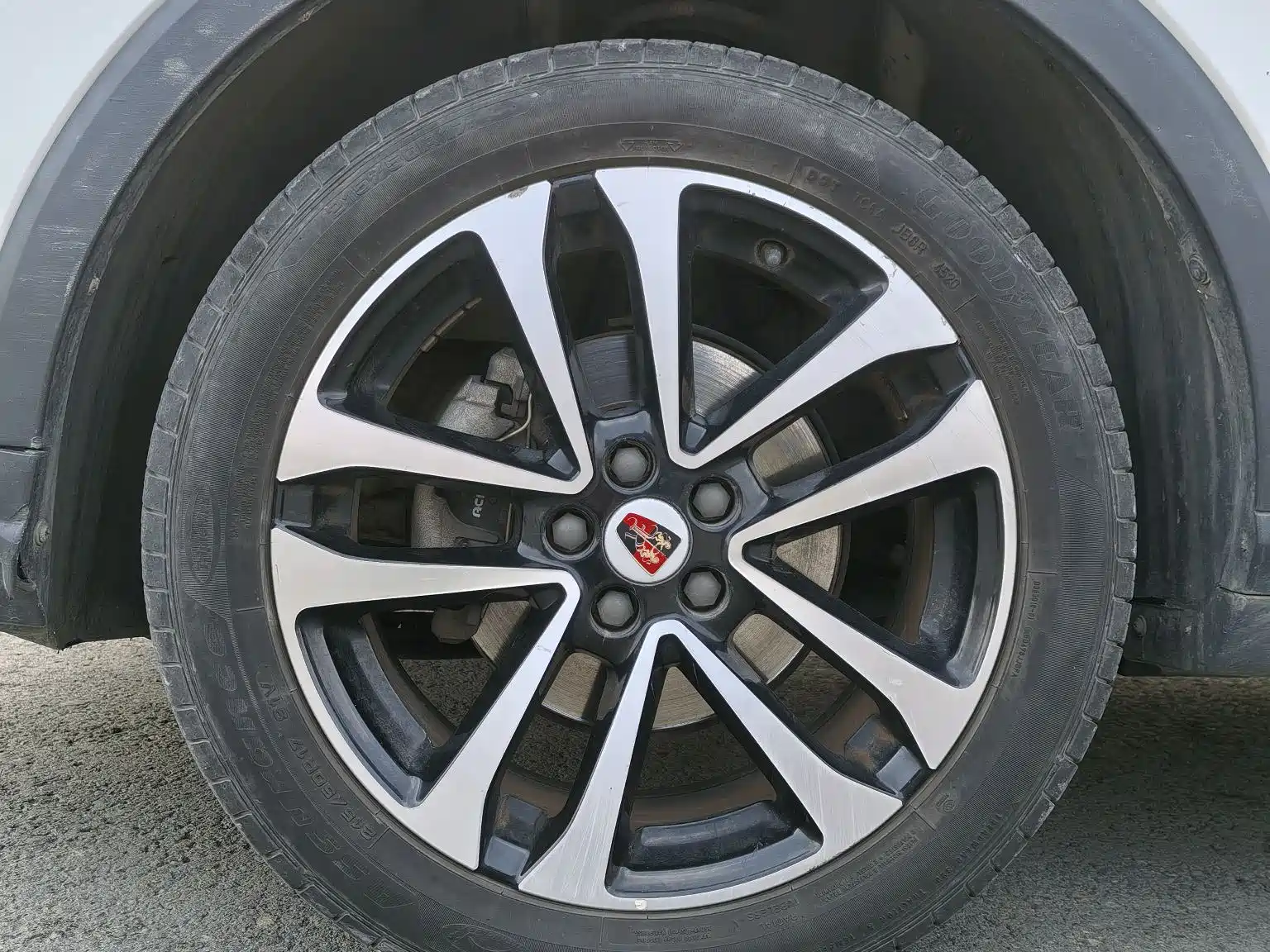 Фото 16 - Roewe RX3