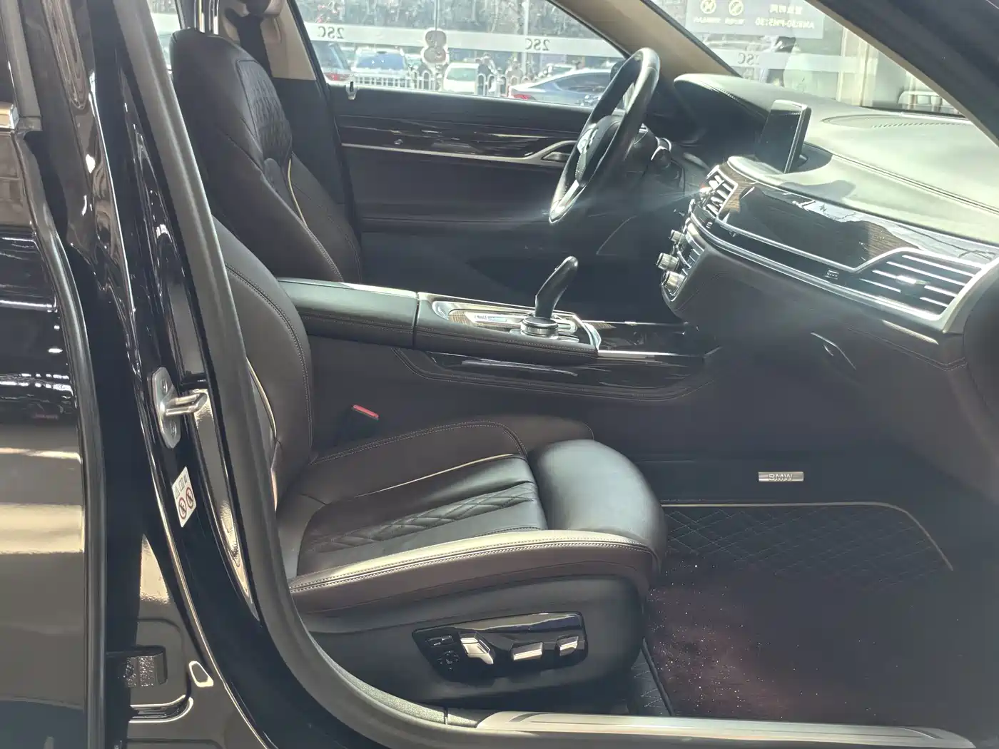 BMW 7 Series 2021 Model 730Li Luxury Package фото 14