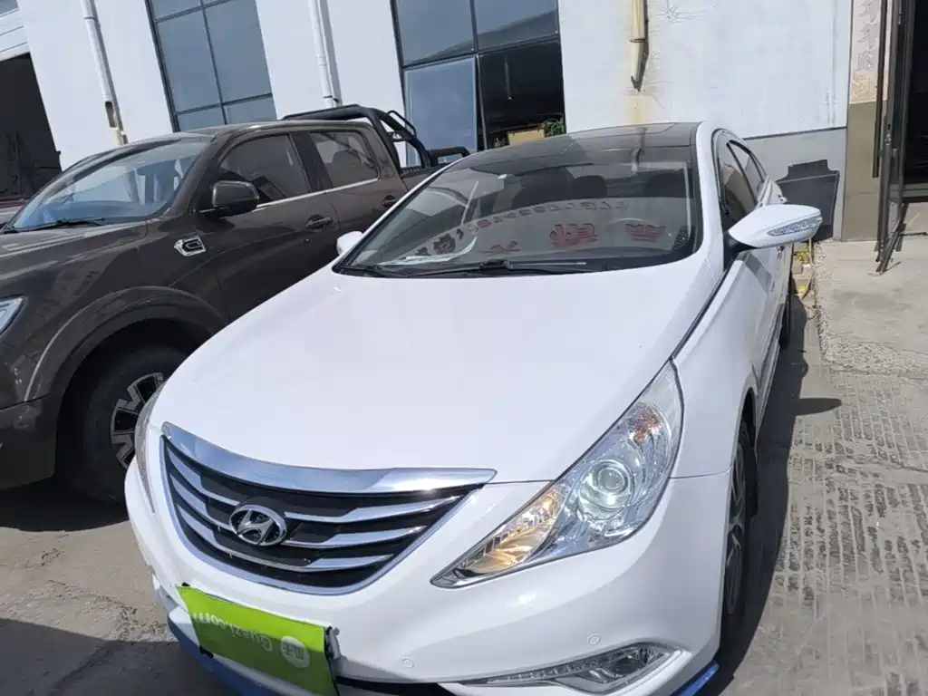 Фото 3 - Hyundai Sonata