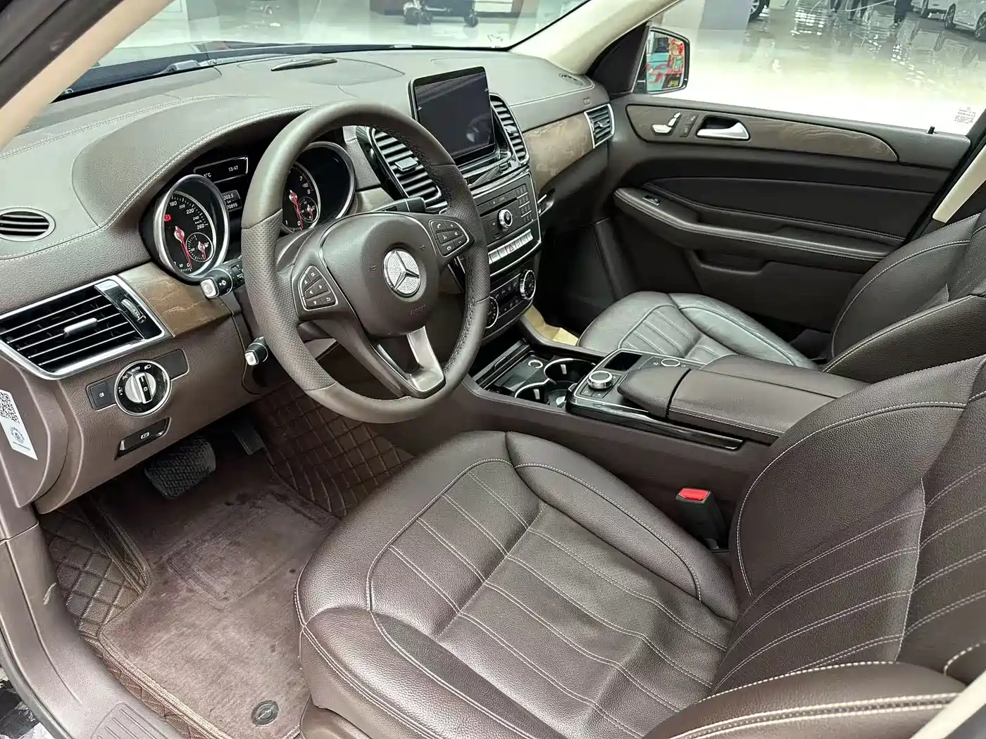 Mercedes-Benz GLE 2016 GLE 320 4MATIC Luxury фото 4