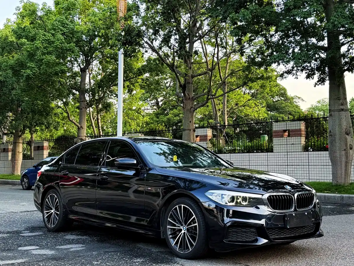 Фото 3 - BMW 5 Series