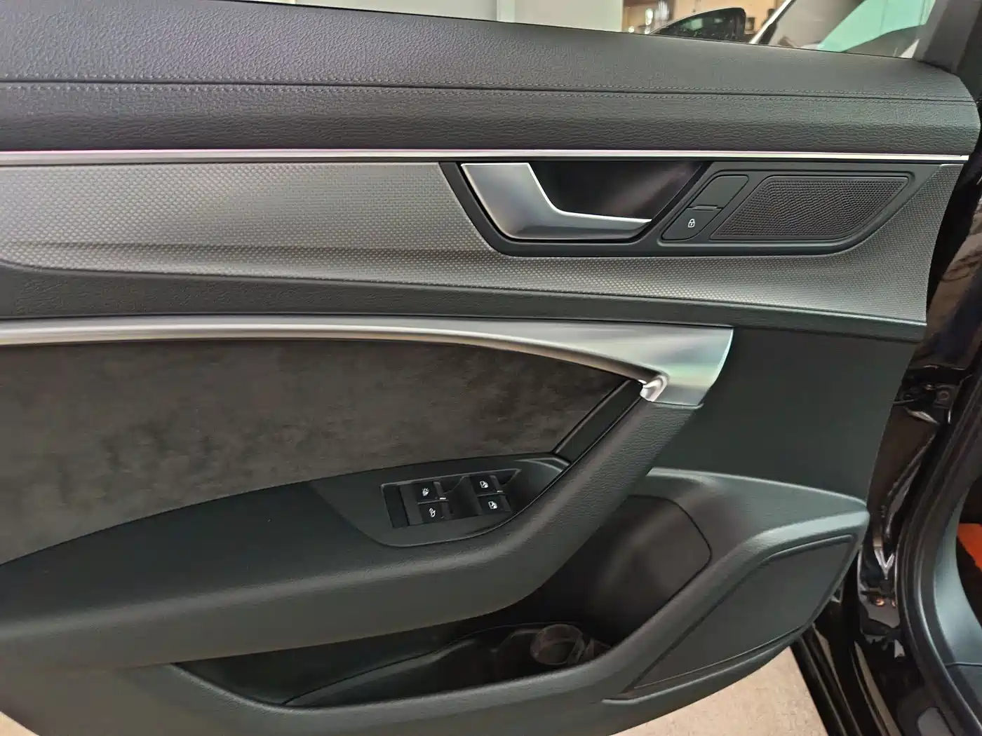 Audi A6L New Energy 2020 55 TFSI e quattro фото 12