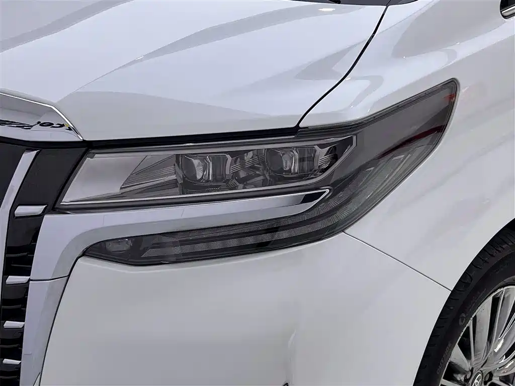 Toyota Alphard 2019 Hybrid 2.5L Luxury фото 9
