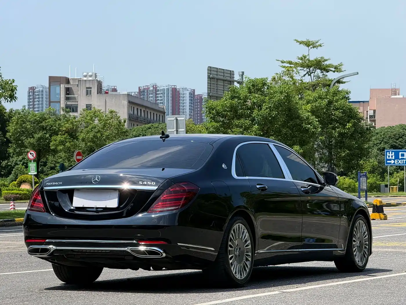 Mercedes-Benz Maybach S-Class 2017 2016 S 400 4MATIC