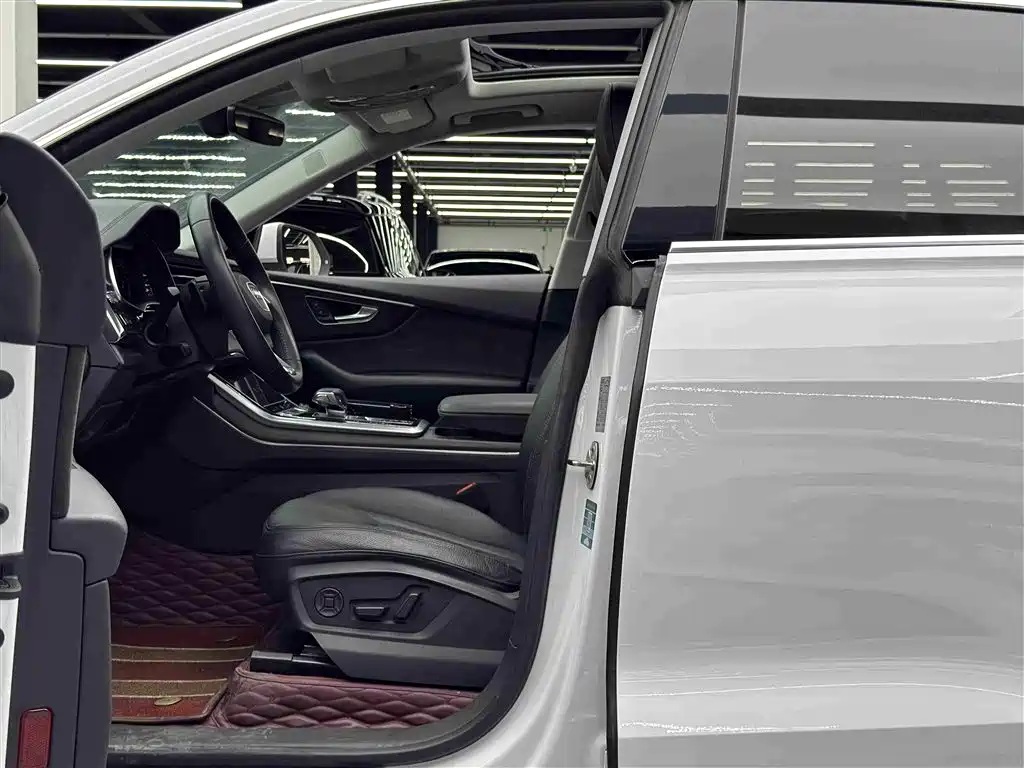 Audi Q8 2019 55 TFSI Luxury Dynamic фото 6
