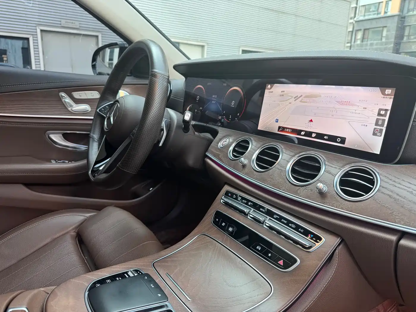 Mercedes-Benz E-Class 2022 Second Facelift E 300 L Luxury фото 10