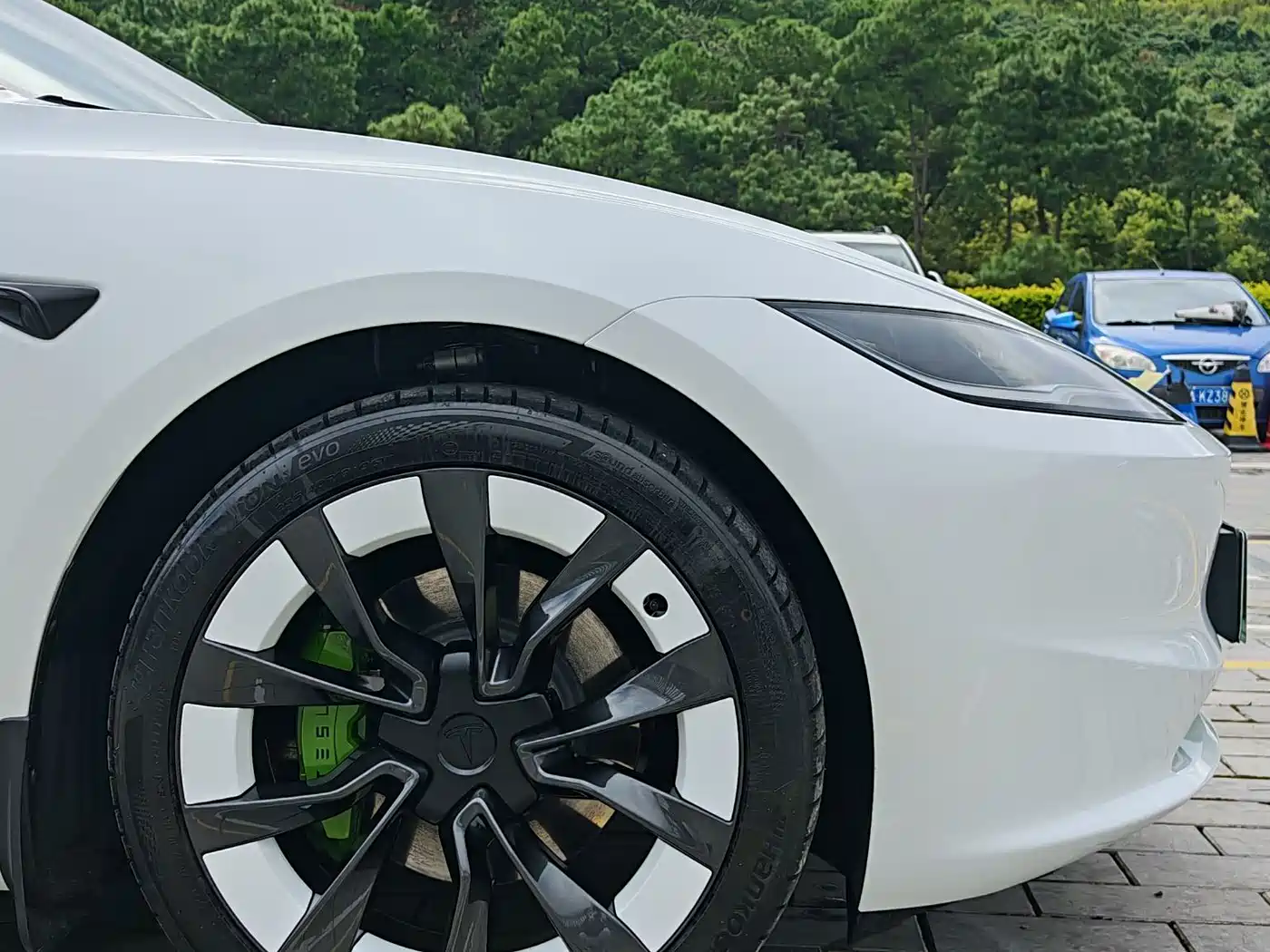 Tesla Model 3 2026 2025 Model Year Facelift Long Range All-Wheel Drive
