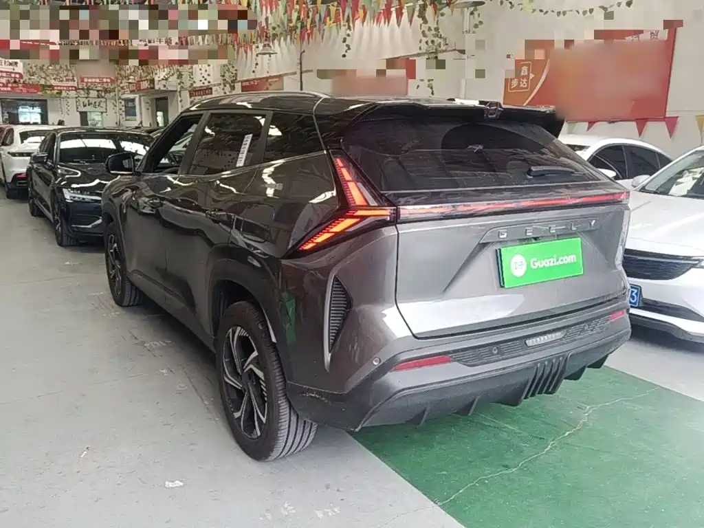 Фото 5 - Geely Atlas