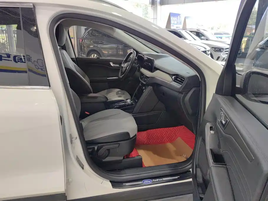 Ford Escape 2021 2020 EcoBoost 245 2WD Premium Edition