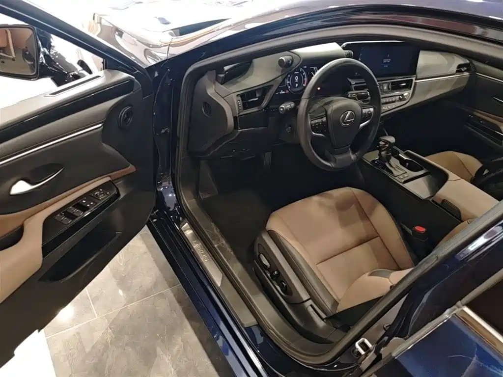 Lexus ES 2022 200 Excellence Edition фото 23