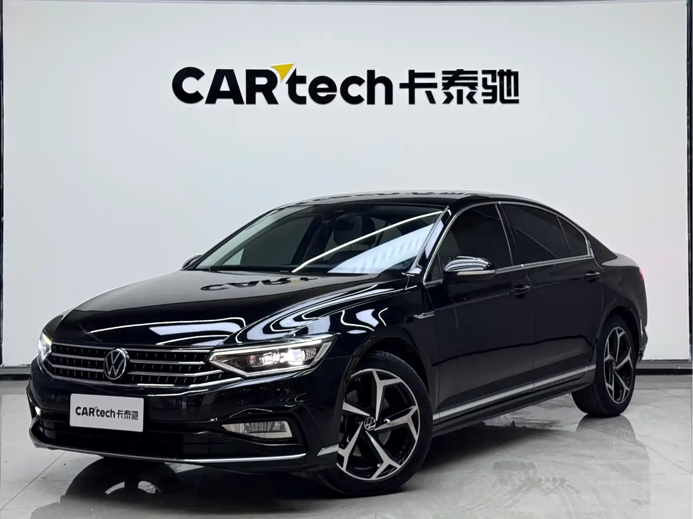 Volkswagen Magotan 2023 Model 2 Million Commemorative Edition 330TSI DSG Luxury