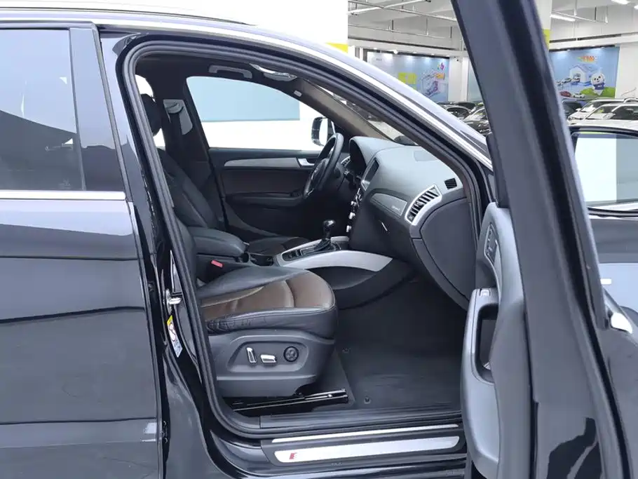 Audi Q5 2018 2017 Plus 40 TFSI Progressive