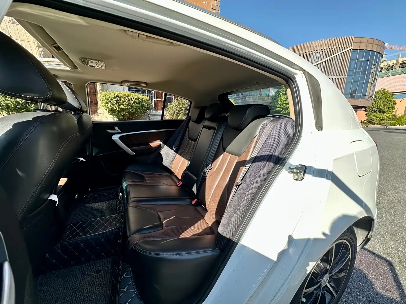 GEELY AUTOMOBILE EMGRAND