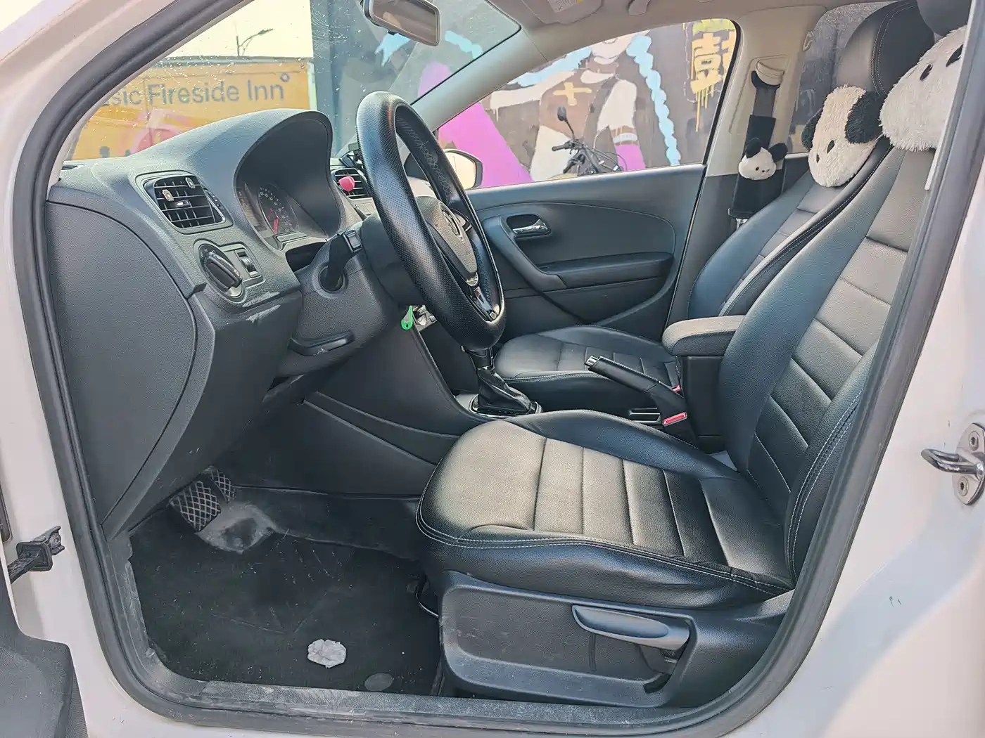 Volkswagen Polo 2016 1.6L Automatic Comfort фото 9