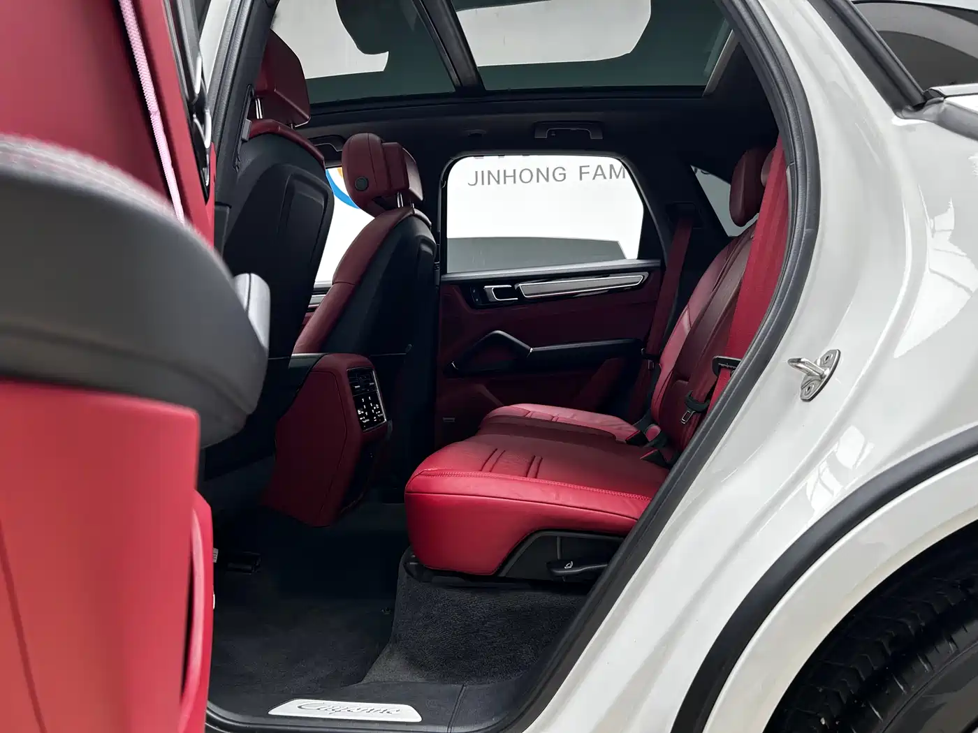 Porsche Cayenne New Energy 2023 Cayenne E-Hybrid 2.0T Platinum Edition фото 15