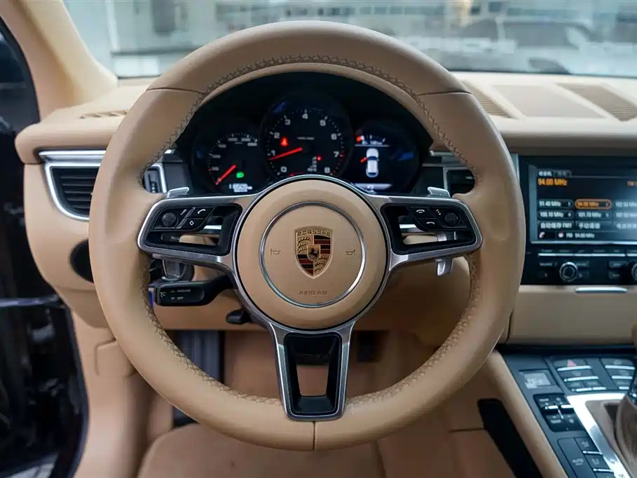 Porsche Macan 2016 Macan 2.0T фото 14