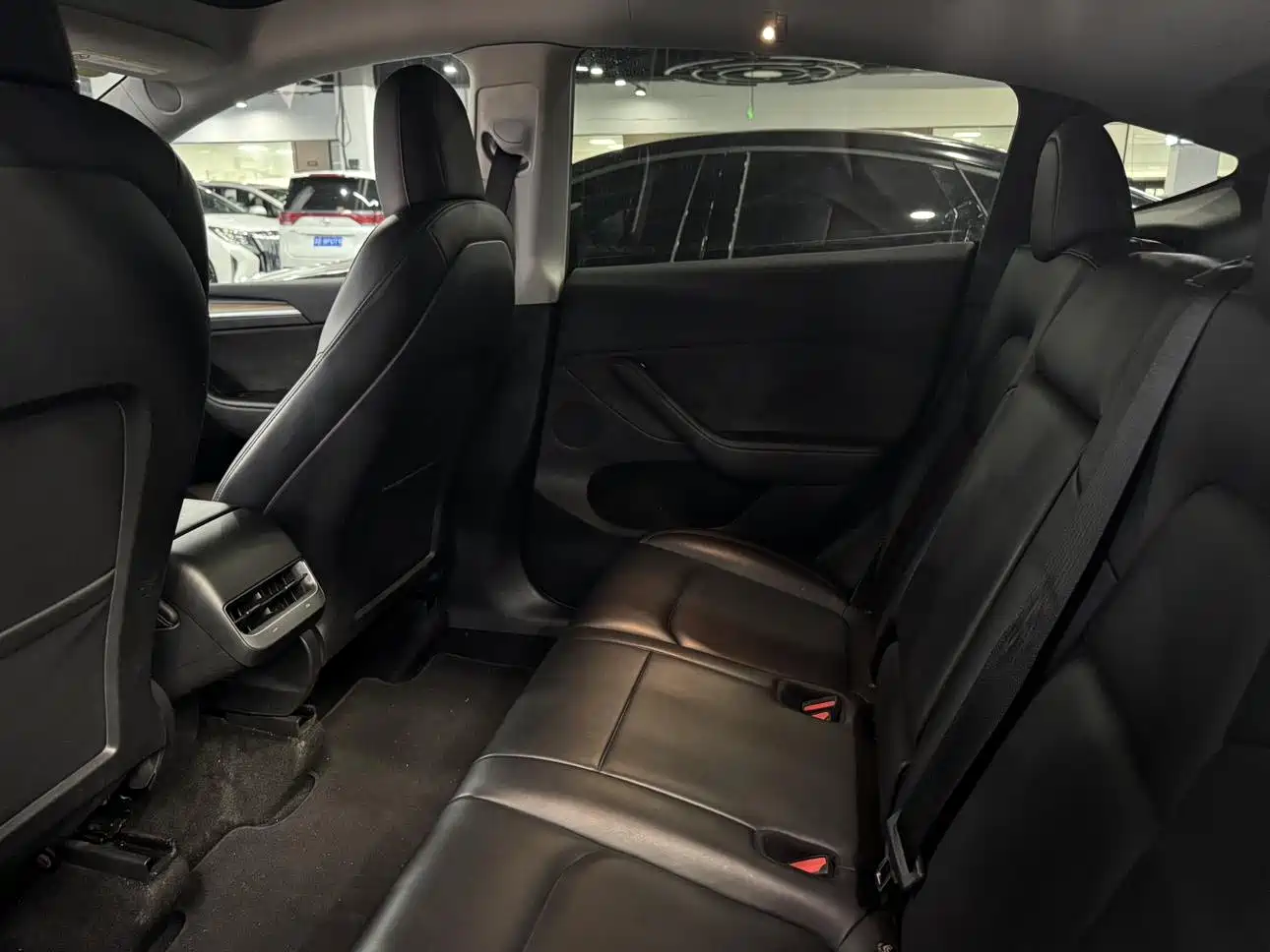 Photo 4 - Tesla Model Y