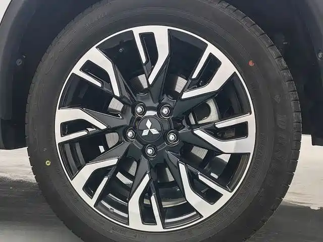 Mitsubishi Outlander 2020 2.0L 2WD Premium 5-seater фото 16