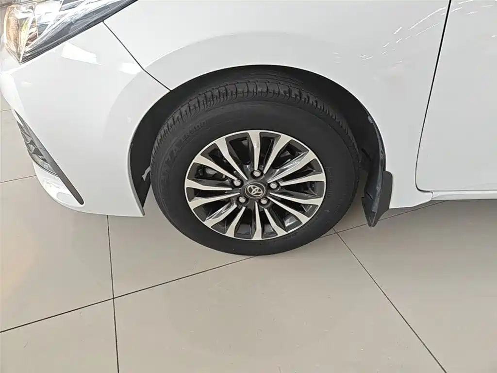 Toyota Corolla 2018 1.2T S-CVT GL Smart Edition фото 23