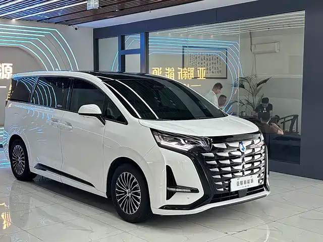 Denza D9 2022 DM-i 970 All-Wheel Drive Honor Edition