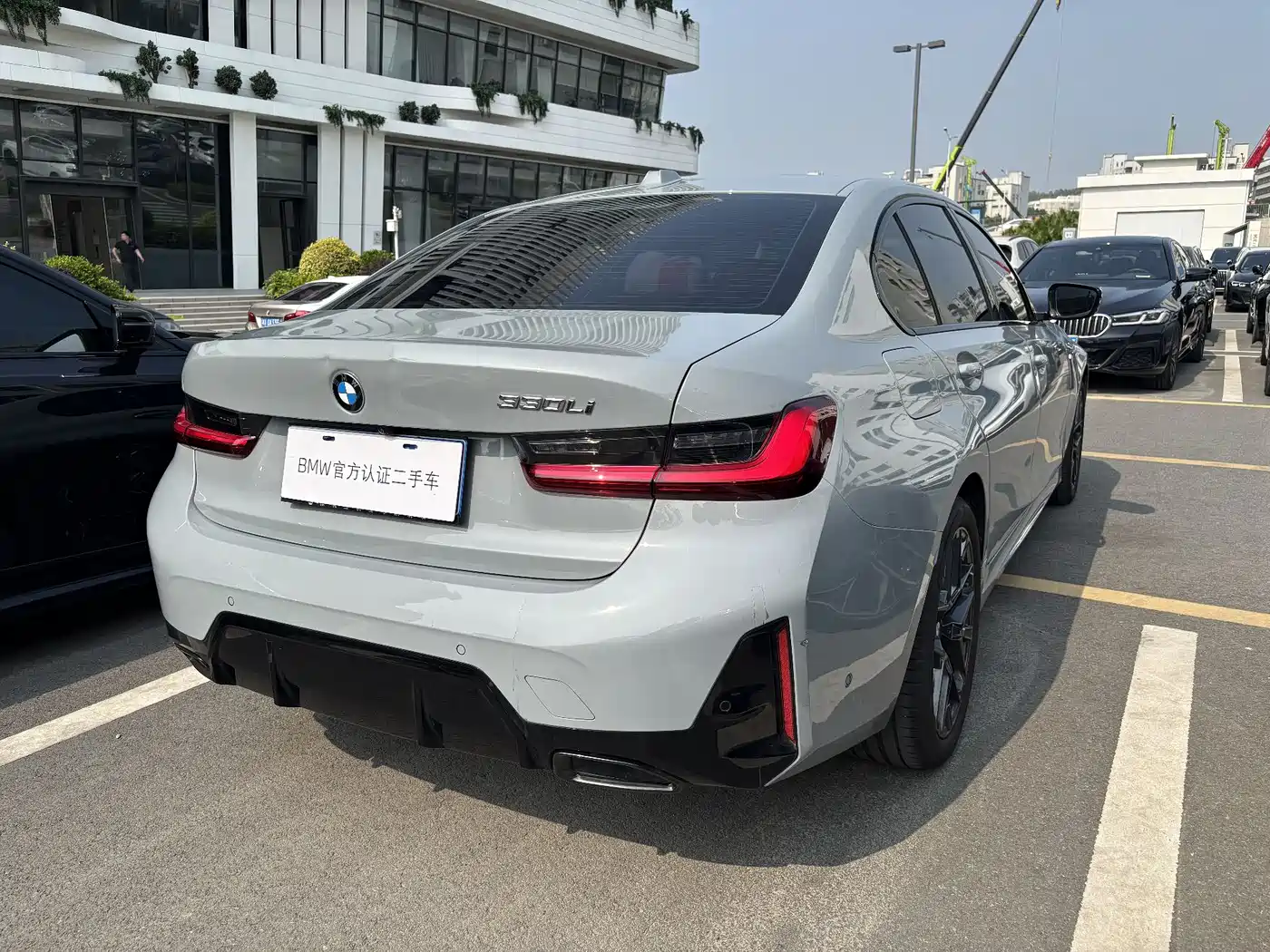 BMW 3 Series 2025 330Li M Sport Night Edition фото 5