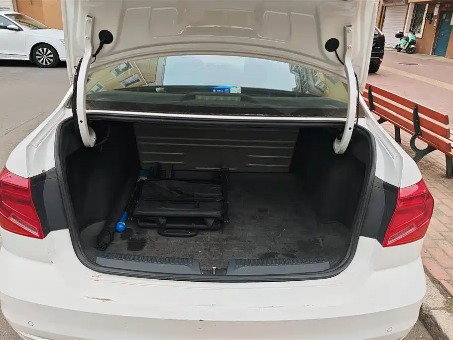 Volkswagen Jetta 2017 1.5L Manual Comfort фото 4