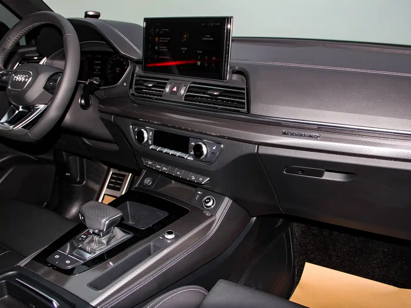 Audi Q5L 2024 Model 40 TFSI Luxury Dynamic фото 6
